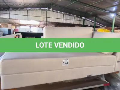 LOTE 102 - 01 SOFÁ INCOMPLETO (NO ESTADO, NÃO SABEMOS SE FUNCIONA. LEILÃO NÃO TEM GARANTIA E NEM DEVOLUÇÃO).