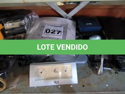 LOTE 027 - 01 LOTE COM SECADORES DE CABELO , FERRO DE PASSAR ROUPAR E RELÓGIOS (NO ESTADO, NÃO SABEMOS SE FUNCIONA. LEILÃO NÃO TEM GARANTIA E NEM DEVOLUÇÃO).