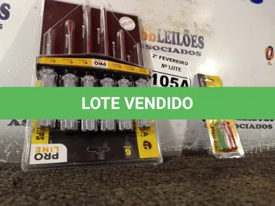 LOTE 105 - 02 KIT’S DE CHAVES FENDA/PHILIPS. (NO ESTADO) ATENÇÃO! FAZER A VISITAÇÃO ANTES DE ARREMATAR, NÃO SABEMOS SE FUNCIONA. LEILÃO NÃO TEM GARANTIA E NEM DEVOLUÇÃO, SUJEITO A POSSÍVEIS AVARIAS VISÍVEIS/OCULTAS E/OU AUSÊNCIA DE COMPONENTES.