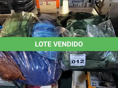 LOTE 012 - 01 LOTE COM CORTINA NA COR VERDE , COBERTORES DIVERSOS (NO ESTADO, NÃO SABEMOS SE FUNCIONA. LEILÃO NÃO TEM GARANTIA E NEM DEVOLUÇÃO).