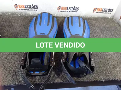 LOTE 054 - 01 PAR DE PÉ DE PATO PARA MERGULHO (NO ESTADO, NÃO SABEMOS SE FUNCIONA. LEILÃO NÃO TEM GARANTIA E NEM DEVOLUÇÃO).