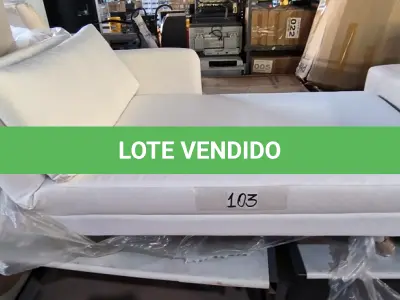 LOTE 103 - 01 SOFÁ CHIASSE MADRI LADO DIREITO (NO ESTADO, NÃO SABEMOS SE FUNCIONA. LEILÃO NÃO TEM GARANTIA E NEM DEVOLUÇÃO).