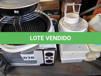 LOTE 038 - 01 LOTE COM FORNO ELÉTRICO, PANELAS E VASILHAS COM TAMPAS (NO ESTADO, NÃO SABEMOS SE FUNCIONA. LEILÃO NÃO TEM GARANTIA E NEM DEVOLUÇÃO).