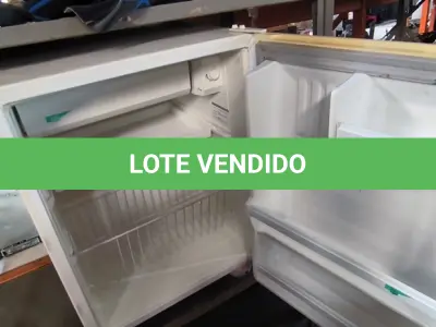 LOTE 062 - 01 FRIGOBAR CONSUL COMPACTO 80 (NO ESTADO, NÃO SABEMOS SE FUNCIONA. LEILÃO NÃO TEM GARANTIA E NEM DEVOLUÇÃO). (NO ESTADO, NÃO SABEMOS SE FUNCIONA. LEILÃO NÃO TEM GARANTIA E NEM DEVOLUÇÃO).