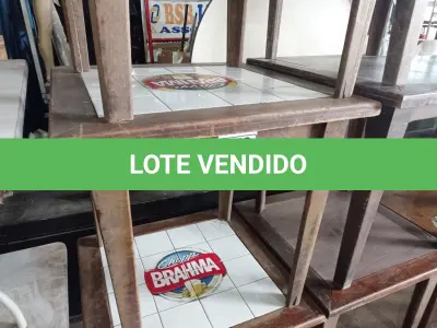 LOTE 043 - 04 MESAS DE MADEIRA, SENDO 03 COM TAMPO DE AZULEJO MEDINDO 80CMX80CM. (NO ESTADO, NÃO SABEMOS SE FUNCIONA. LEILÃO NÃO TEM GARANTIA E NEM DEVOLUÇÃO).