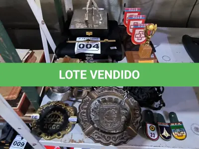 LOTE 004 - 01 LOTE COM ARTIGOS PARA DECORAÇÃO (NO ESTADO, NÃO SABEMOS SE FUNCIONA. LEILÃO NÃO TEM GARANTIA E NEM DEVOLUÇÃO).