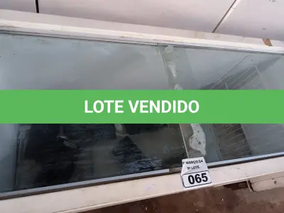 LOTE 065 - 01 FREEZER HORIZONTAL COM TAMPAS DE CORRER 220V. (NO ESTADO) ATENÇÃO! FAZER A VISITAÇÃO ANTES DE ARREMATAR, NÃO SABEMOS SE FUNCIONA. LEILÃO NÃO TEM GARANTIA E NEM DEVOLUÇÃO, SUJEITO A POSSÍVEIS AVARIAS VISÍVEIS/OCULTAS E/OU AUSÊNCIA DE COMPONENTES.