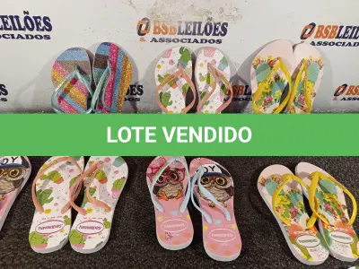 LOTE 111 - 01 LOTE COM VÁRIAS SANDÁLIAS TAMANHOS DIVERSOS. (NO ESTADO) ATENÇÃO! FAZER A VISITAÇÃO ANTES DE ARREMATAR, NÃO SABEMOS SE FUNCIONA. LEILÃO NÃO TEM GARANTIA E NEM DEVOLUÇÃO, SUJEITO A POSSÍVEIS AVARIAS VISÍVEIS/OCULTAS E/OU AUSÊNCIA DE COMPONENTES.