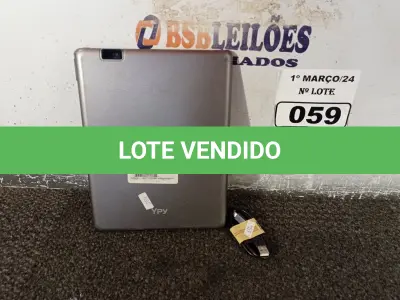 LOTE 059 - 01 TABLET MARCA POSITIVO COM CABO. (NO ESTADO) ATENÇÃO! FAZER A VISITAÇÃO ANTES DE ARREMATAR, NÃO SABEMOS SE FUNCIONA. LEILÃO NÃO TEM GARANTIA E NEM DEVOLUÇÃO, SUJEITO A POSSÍVEIS AVARIAS VISÍVEIS/OCULTAS E/OU AUSÊNCIA DE COMPONENTES.