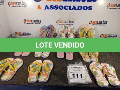 LOTE 111 - 01 LOTE COM VÁRIAS SANDÁLIAS TAMANHOS DIVERSOS. (NO ESTADO) ATENÇÃO! FAZER A VISITAÇÃO ANTES DE ARREMATAR, NÃO SABEMOS SE FUNCIONA. LEILÃO NÃO TEM GARANTIA E NEM DEVOLUÇÃO, SUJEITO A POSSÍVEIS AVARIAS VISÍVEIS/OCULTAS E/OU AUSÊNCIA DE COMPONENTES.