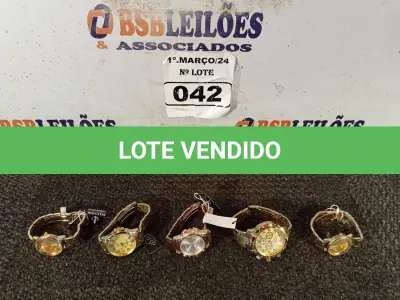 LOTE 042 - 05 RELÓGIOS MARCAS E MODELOS DIVERSOS. (NO ESTADO) ATENÇÃO! FAZER A VISITAÇÃO ANTES DE ARREMATAR, NÃO SABEMOS SE FUNCIONA. LEILÃO NÃO TEM GARANTIA E NEM DEVOLUÇÃO, SUJEITO A POSSÍVEIS AVARIAS VISÍVEIS/OCULTAS E/OU AUSÊNCIA DE COMPONENTES.