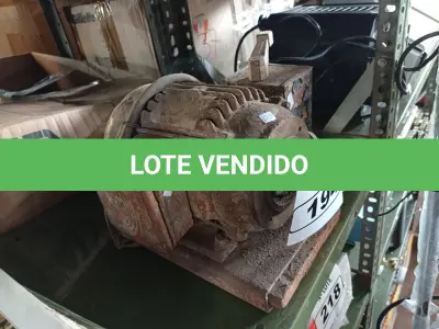 LOTE 194 - 01 MOTOR ELÉTRICO. (NO ESTADO) ATENÇÃO! FAZER A VISITAÇÃO ANTES DE ARREMATAR, NÃO SABEMOS SE FUNCIONA. LEILÃO NÃO TEM GARANTIA E NEM DEVOLUÇÃO, SUJEITO A POSSÍVEIS AVARIAS VISÍVEIS/OCULTAS E/OU AUSÊNCIA DE COMPONENTES.