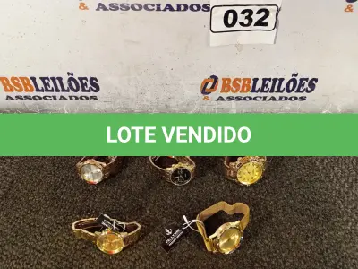 LOTE 032 - 05 RELÓGIOS MARCAS E MODELOS DIVERSOS. (NO ESTADO) ATENÇÃO! FAZER A VISITAÇÃO ANTES DE ARREMATAR, NÃO SABEMOS SE FUNCIONA. LEILÃO NÃO TEM GARANTIA E NEM DEVOLUÇÃO, SUJEITO A POSSÍVEIS AVARIAS VISÍVEIS/OCULTAS E/OU AUSÊNCIA DE COMPONENTES.
