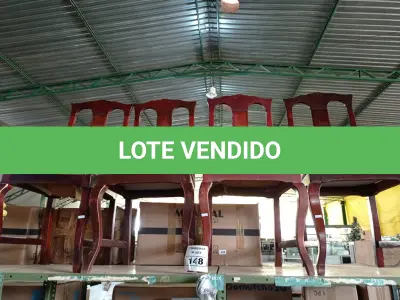 LOTE 148 - 04 CADEIRAS EM MADEIRA COM ASSENTO ALMOFADADO. (NO ESTADO) ATENÇÃO! FAZER A VISITAÇÃO ANTES DE ARREMATAR, NÃO SABEMOS SE FUNCIONA. LEILÃO NÃO TEM GARANTIA E NEM DEVOLUÇÃO, SUJEITO A POSSÍVEIS AVARIAS VISÍVEIS/OCULTAS E/OU AUSÊNCIA DE COMPONENTES.