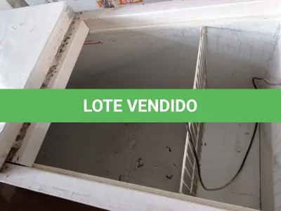 LOTE 015 - 01 FREEZER HORIZONTAL 02 TAMPAS 220V. (NO ESTADO) ATENÇÃO! FAZER A VISITAÇÃO ANTES DE ARREMATAR, NÃO SABEMOS SE FUNCIONA. LEILÃO NÃO TEM GARANTIA E NEM DEVOLUÇÃO, SUJEITO A POSSÍVEIS AVARIAS VISÍVEIS/OCULTAS E/OU AUSÊNCIA DE COMPONENTES.