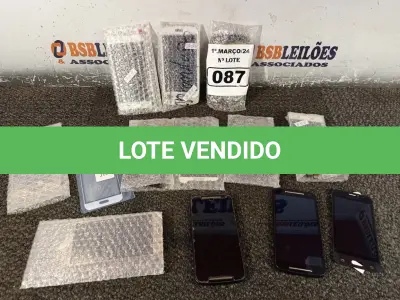 LOTE 087 - 01 LOTE COM VÁRIAS TELAS DE CELULARES MARCAS E MODELOS DIVERSOS. (NO ESTADO) ATENÇÃO! FAZER A VISITAÇÃO ANTES DE ARREMATAR, NÃO SABEMOS SE FUNCIONA. LEILÃO NÃO TEM GARANTIA E NEM DEVOLUÇÃO, SUJEITO A POSSÍVEIS AVARIAS VISÍVEIS/OCULTAS E/OU AUSÊNCIA DE COMPONENTES.