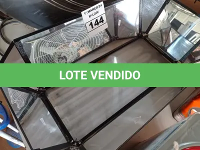 LOTE 144 - 01 LUMINÁRIA PARA ESTÚDIO LINE PRO. (NO ESTADO) ATENÇÃO! FAZER A VISITAÇÃO ANTES DE ARREMATAR, NÃO SABEMOS SE FUNCIONA. LEILÃO NÃO TEM GARANTIA E NEM DEVOLUÇÃO, SUJEITO A POSSÍVEIS AVARIAS VISÍVEIS/OCULTAS E/OU AUSÊNCIA DE COMPONENTES.