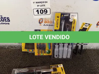 LOTE 109 - 01 KIT DE CHAVE FENDA/PHILIPS, 01 FORMÃO, 01 KIT DE CHAVE DE PRECISÃO, 01 KIT DE CHAVE TORX E 01 ALICATE BOMBA D’AGUA 8”. (NO ESTADO) ATENÇÃO! FAZER A VISITAÇÃO ANTES DE ARREMATAR, NÃO SABEMOS SE FUNCIONA. LEILÃO NÃO TEM GARANTIA E NEM DEVOLUÇÃO, SUJEITO A POSSÍVEIS AVARIAS VISÍVEIS/OCULTAS E/OU AUSÊNCIA DE COMPONENTES.