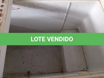 LOTE 195 - 01 FREEZER HORIZONTAL 02 TAMPAS 220V. (NO ESTADO) ATENÇÃO! FAZER A VISITAÇÃO ANTES DE ARREMATAR, NÃO SABEMOS SE FUNCIONA. LEILÃO NÃO TEM GARANTIA E NEM DEVOLUÇÃO, SUJEITO A POSSÍVEIS AVARIAS VISÍVEIS/OCULTAS E/OU AUSÊNCIA DE COMPONENTES.