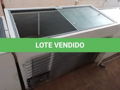 LOTE 145 - 01 FREEZER HORIZONTAL COM TAMPAS DE CORRER 220V. (NO ESTADO) ATENÇÃO! FAZER A VISITAÇÃO ANTES DE ARREMATAR, NÃO SABEMOS SE FUNCIONA. LEILÃO NÃO TEM GARANTIA E NEM DEVOLUÇÃO, SUJEITO A POSSÍVEIS AVARIAS VISÍVEIS/OCULTAS E/OU AUSÊNCIA DE COMPONENTES.