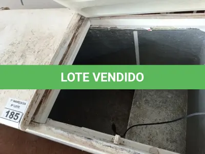 LOTE 185 - 01 FREEZER HORIZONTAL 02 TAMPAS 220V. (NO ESTADO) ATENÇÃO! FAZER A VISITAÇÃO ANTES DE ARREMATAR, NÃO SABEMOS SE FUNCIONA. LEILÃO NÃO TEM GARANTIA E NEM DEVOLUÇÃO, SUJEITO A POSSÍVEIS AVARIAS VISÍVEIS/OCULTAS E/OU AUSÊNCIA DE COMPONENTES.