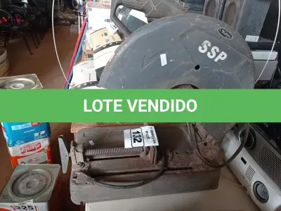 LOTE 132 - 01 POLICORTE MARCA MAKITA 220V. (NO ESTADO) ATENÇÃO! FAZER A VISITAÇÃO ANTES DE ARREMATAR, NÃO SABEMOS SE FUNCIONA. LEILÃO NÃO TEM GARANTIA E NEM DEVOLUÇÃO, SUJEITO A POSSÍVEIS AVARIAS VISÍVEIS/OCULTAS E/OU AUSÊNCIA DE COMPONENTES.