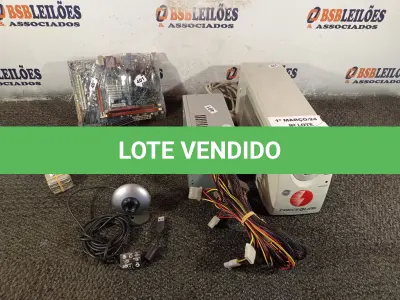 LOTE 103 - 01 NOBREAK, 01 FONTE E 01 PLACA MÃE MARCAS E MODELOS DIVERSOS. (NO ESTADO) ATENÇÃO! FAZER A VISITAÇÃO ANTES DE ARREMATAR, NÃO SABEMOS SE FUNCIONA. LEILÃO NÃO TEM GARANTIA E NEM DEVOLUÇÃO, SUJEITO A POSSÍVEIS AVARIAS VISÍVEIS/OCULTAS E/OU AUSÊNCIA DE COMPONENTES.