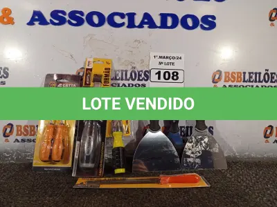 LOTE 108 - 03 ESPÁTULAS, 01 JOGO DE CHAVE FENDA/PHILIPS, 01 FORMÃO, 01 LIMA CHATA 6” E 01 CHAVE COM 06 PONTAS INTERCAMBIÁVEIS. (NO ESTADO) ATENÇÃO! FAZER A VISITAÇÃO ANTES DE ARREMATAR, NÃO SABEMOS SE FUNCIONA. LEILÃO NÃO TEM GARANTIA E NEM DEVOLUÇÃO, SUJEITO A POSSÍVEIS AVARIAS VISÍVEIS/OCULTAS E/OU AUSÊNCIA DE COMPONENTES.