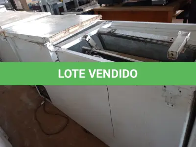 LOTE 025 - 01 FREEZER HORIZONTAL 02 TAMPAS 220V. (NO ESTADO) ATENÇÃO! FAZER A VISITAÇÃO ANTES DE ARREMATAR, NÃO SABEMOS SE FUNCIONA. LEILÃO NÃO TEM GARANTIA E NEM DEVOLUÇÃO, SUJEITO A POSSÍVEIS AVARIAS VISÍVEIS/OCULTAS E/OU AUSÊNCIA DE COMPONENTES.