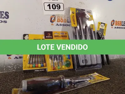LOTE 109 - 01 KIT DE CHAVE FENDA/PHILIPS, 01 FORMÃO, 01 KIT DE CHAVE DE PRECISÃO, 01 KIT DE CHAVE TORX E 01 ALICATE BOMBA D’AGUA 8”. (NO ESTADO) ATENÇÃO! FAZER A VISITAÇÃO ANTES DE ARREMATAR, NÃO SABEMOS SE FUNCIONA. LEILÃO NÃO TEM GARANTIA E NEM DEVOLUÇÃO, SUJEITO A POSSÍVEIS AVARIAS VISÍVEIS/OCULTAS E/OU AUSÊNCIA DE COMPONENTES.