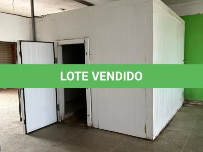 LOTE 202 - 01 CÂMARA FRIA REFRIGERADA COMPLETA COM MOTOR 2HP TRIFÁSICO E FORÇADOR, DESMONTADA. MEDINDO 300CMX300CM MARCA ELGIN. (VISITAÇÃO DESTE ITEM POR AGENDAMENTO. PROCURAR A SECRETARIA PARA MELHORES INFORMAÇÕES.) (NO ESTADO, NÃO SABEMOS SE FUNCIONA. LEILÃO NÃO TEM GARANTIA E NEM DEVOLUÇÃO).