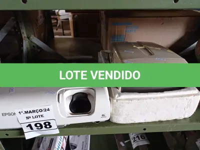 LOTE 198 - 02 PROJETORES MULTIMIDIA MARCAS E MODELOS DIVERSOS. (NO ESTADO) ATENÇÃO! FAZER A VISITAÇÃO ANTES DE ARREMATAR, NÃO SABEMOS SE FUNCIONA. LEILÃO NÃO TEM GARANTIA E NEM DEVOLUÇÃO, SUJEITO A POSSÍVEIS AVARIAS VISÍVEIS/OCULTAS E/OU AUSÊNCIA DE COMPONENTES.
