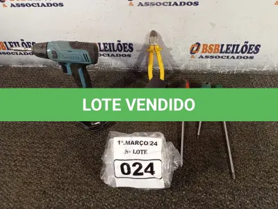 LOTE 024 - 01 PARAFUSADEIRA E VÁRIAS FERRAMENTAS. (NO ESTADO) ATENÇÃO! FAZER A VISITAÇÃO ANTES DE ARREMATAR, NÃO SABEMOS SE FUNCIONA. LEILÃO NÃO TEM GARANTIA E NEM DEVOLUÇÃO, SUJEITO A POSSÍVEIS AVARIAS VISÍVEIS/OCULTAS E/OU AUSÊNCIA DE COMPONENTES.