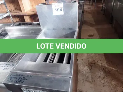 LOTE 104 - 01 FRITADEIRA INDUSTRIAL VULCAN EM AÇO INOX. (NO ESTADO, NÃO SABEMOS SE FUNCIONA. LEILÃO NÃO TEM GARANTIA E NEM DEVOLUÇÃO).