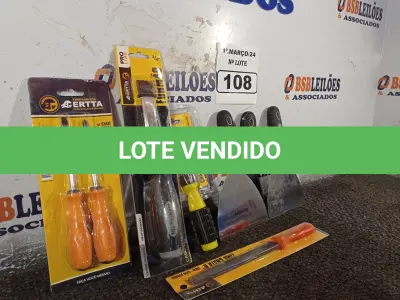 LOTE 108 - 03 ESPÁTULAS, 01 JOGO DE CHAVE FENDA/PHILIPS, 01 FORMÃO, 01 LIMA CHATA 6” E 01 CHAVE COM 06 PONTAS INTERCAMBIÁVEIS. (NO ESTADO) ATENÇÃO! FAZER A VISITAÇÃO ANTES DE ARREMATAR, NÃO SABEMOS SE FUNCIONA. LEILÃO NÃO TEM GARANTIA E NEM DEVOLUÇÃO, SUJEITO A POSSÍVEIS AVARIAS VISÍVEIS/OCULTAS E/OU AUSÊNCIA DE COMPONENTES.