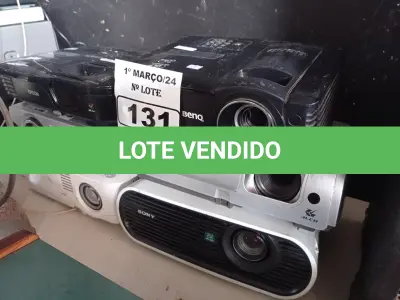 LOTE 131 - 06 PROJETORES MULTIMIDIA MARCAS E MODELOS DIVERSOS PARA RETIRADA DE PEÇAS. (NO ESTADO) ATENÇÃO! FAZER A VISITAÇÃO ANTES DE ARREMATAR, NÃO SABEMOS SE FUNCIONA. LEILÃO NÃO TEM GARANTIA E NEM DEVOLUÇÃO, SUJEITO A POSSÍVEIS AVARIAS VISÍVEIS/OCULTAS E/OU AUSÊNCIA DE COMPONENTES.