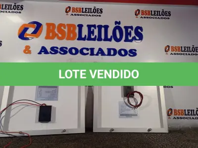 LOTE 123 - 02 PAINÉIS SOLARES 18V 10W. (NO ESTADO) ATENÇÃO! FAZER A VISITAÇÃO ANTES DE ARREMATAR, NÃO SABEMOS SE FUNCIONA. LEILÃO NÃO TEM GARANTIA E NEM DEVOLUÇÃO, SUJEITO A POSSÍVEIS AVARIAS VISÍVEIS/OCULTAS E/OU AUSÊNCIA DE COMPONENTES.