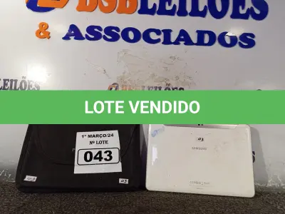 LOTE 043 - 01 TABLET MARCA SAMSUNG. (NO ESTADO) ATENÇÃO! FAZER A VISITAÇÃO ANTES DE ARREMATAR, NÃO SABEMOS SE FUNCIONA. LEILÃO NÃO TEM GARANTIA E NEM DEVOLUÇÃO, SUJEITO A POSSÍVEIS AVARIAS VISÍVEIS/OCULTAS E/OU AUSÊNCIA DE COMPONENTES.