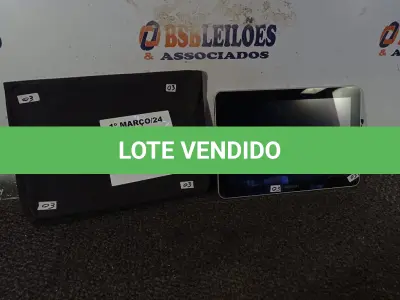 LOTE 043 - 01 TABLET MARCA SAMSUNG. (NO ESTADO) ATENÇÃO! FAZER A VISITAÇÃO ANTES DE ARREMATAR, NÃO SABEMOS SE FUNCIONA. LEILÃO NÃO TEM GARANTIA E NEM DEVOLUÇÃO, SUJEITO A POSSÍVEIS AVARIAS VISÍVEIS/OCULTAS E/OU AUSÊNCIA DE COMPONENTES.
