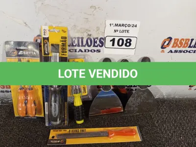 LOTE 108 - 03 ESPÁTULAS, 01 JOGO DE CHAVE FENDA/PHILIPS, 01 FORMÃO, 01 LIMA CHATA 6” E 01 CHAVE COM 06 PONTAS INTERCAMBIÁVEIS. (NO ESTADO) ATENÇÃO! FAZER A VISITAÇÃO ANTES DE ARREMATAR, NÃO SABEMOS SE FUNCIONA. LEILÃO NÃO TEM GARANTIA E NEM DEVOLUÇÃO, SUJEITO A POSSÍVEIS AVARIAS VISÍVEIS/OCULTAS E/OU AUSÊNCIA DE COMPONENTES.