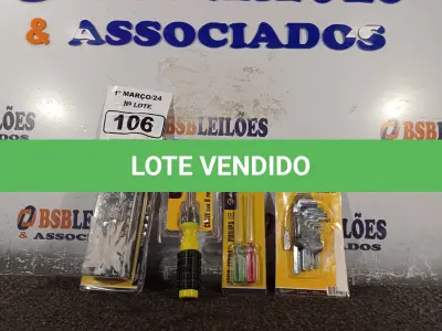 LOTE 106 - 01 KIT DE CHAVE INTERCAMBIÁVEL MULTIFUNCIONAL, 01 KIT DE CHAVES ALLEN, 01 CHAVE COM 06 POSTAS INTERCAMBIÁVEIS E 01 JOGO DE CHAVES FENDA/PHILIPS 02 PEÇAS. (NO ESTADO) ATENÇÃO! FAZER A VISITAÇÃO ANTES DE ARREMATAR, NÃO SABEMOS SE FUNCIONA. LEILÃO NÃO TEM GARANTIA E NEM DEVOLUÇÃO, SUJEITO A POSSÍVEIS AVARIAS VISÍVEIS/OCULTAS E/OU AUSÊNCIA DE COMPONENTES.