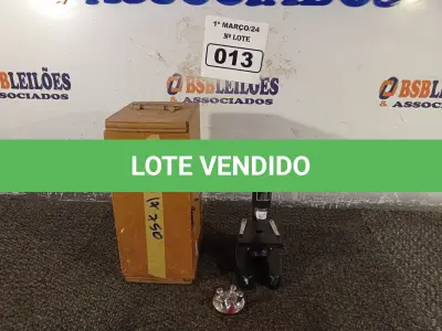 LOTE 013 - 01 MICROSCÓPIO. (NO ESTADO) ATENÇÃO! FAZER A VISITAÇÃO ANTES DE ARREMATAR, NÃO SABEMOS SE FUNCIONA. LEILÃO NÃO TEM GARANTIA E NEM DEVOLUÇÃO, SUJEITO A POSSÍVEIS AVARIAS VISÍVEIS/OCULTAS E/OU AUSÊNCIA DE COMPONENTES.