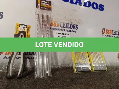 LOTE 081 - 03 KIT’S DE BROCAS E 01 ALICATE UNIVERSAL 8”. (NO ESTADO) ATENÇÃO! FAZER A VISITAÇÃO ANTES DE ARREMATAR, NÃO SABEMOS SE FUNCIONA. LEILÃO NÃO TEM GARANTIA E NEM DEVOLUÇÃO, SUJEITO A POSSÍVEIS AVARIAS VISÍVEIS/OCULTAS E/OU AUSÊNCIA DE COMPONENTES.