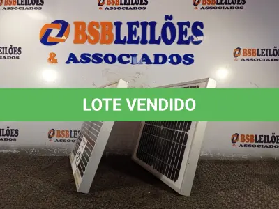 LOTE 127 - 02 PAINÉIS SOLARES 18V 10W. (NO ESTADO) ATENÇÃO! FAZER A VISITAÇÃO ANTES DE ARREMATAR, NÃO SABEMOS SE FUNCIONA. LEILÃO NÃO TEM GARANTIA E NEM DEVOLUÇÃO, SUJEITO A POSSÍVEIS AVARIAS VISÍVEIS/OCULTAS E/OU AUSÊNCIA DE COMPONENTES.