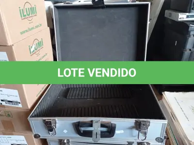 LOTE 137 - 02 MALETAS PARA FERRAMENTAS. (NO ESTADO) ATENÇÃO! FAZER A VISITAÇÃO ANTES DE ARREMATAR, NÃO SABEMOS SE FUNCIONA. LEILÃO NÃO TEM GARANTIA E NEM DEVOLUÇÃO, SUJEITO A POSSÍVEIS AVARIAS VISÍVEIS/OCULTAS E/OU AUSÊNCIA DE COMPONENTES.