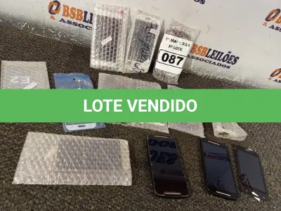 LOTE 087 - 01 LOTE COM VÁRIAS TELAS DE CELULARES MARCAS E MODELOS DIVERSOS. (NO ESTADO) ATENÇÃO! FAZER A VISITAÇÃO ANTES DE ARREMATAR, NÃO SABEMOS SE FUNCIONA. LEILÃO NÃO TEM GARANTIA E NEM DEVOLUÇÃO, SUJEITO A POSSÍVEIS AVARIAS VISÍVEIS/OCULTAS E/OU AUSÊNCIA DE COMPONENTES.