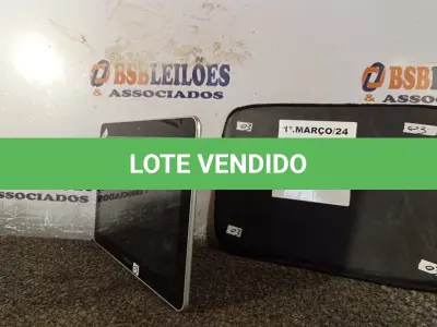 LOTE 051 - 01 TABLET MARCA SAMSUNG. (NO ESTADO) ATENÇÃO! FAZER A VISITAÇÃO ANTES DE ARREMATAR, NÃO SABEMOS SE FUNCIONA. LEILÃO NÃO TEM GARANTIA E NEM DEVOLUÇÃO, SUJEITO A POSSÍVEIS AVARIAS VISÍVEIS/OCULTAS E/OU AUSÊNCIA DE COMPONENTES.