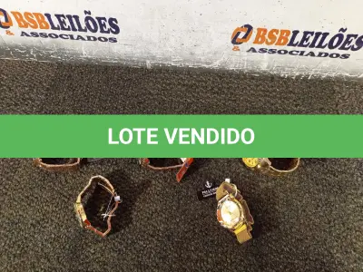LOTE 032 - 05 RELÓGIOS MARCAS E MODELOS DIVERSOS. (NO ESTADO) ATENÇÃO! FAZER A VISITAÇÃO ANTES DE ARREMATAR, NÃO SABEMOS SE FUNCIONA. LEILÃO NÃO TEM GARANTIA E NEM DEVOLUÇÃO, SUJEITO A POSSÍVEIS AVARIAS VISÍVEIS/OCULTAS E/OU AUSÊNCIA DE COMPONENTES.