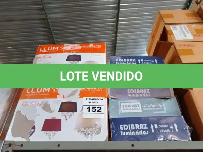 LOTE 152 - 02 LUMINÁRIAS PENDENTE E 05 LUMINÁRIAS DE EMBUTIR MARCAS E MODELOS DIVERSOS. (NO ESTADO) ATENÇÃO! FAZER A VISITAÇÃO ANTES DE ARREMATAR, NÃO SABEMOS SE FUNCIONA. LEILÃO NÃO TEM GARANTIA E NEM DEVOLUÇÃO, SUJEITO A POSSÍVEIS AVARIAS VISÍVEIS/OCULTAS E/OU AUSÊNCIA DE COMPONENTES.