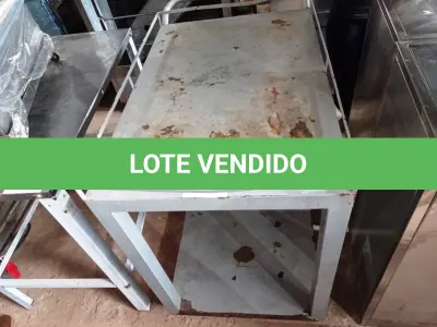 LOTE 122 - 01 CARRINHO DE FERRO PARA TRANSPORTE DE ALIMENTOS, MEDINDO 90CMX61CM. (NO ESTADO, NÃO SABEMOS SE FUNCIONA. LEILÃO NÃO TEM GARANTIA E NEM DEVOLUÇÃO).